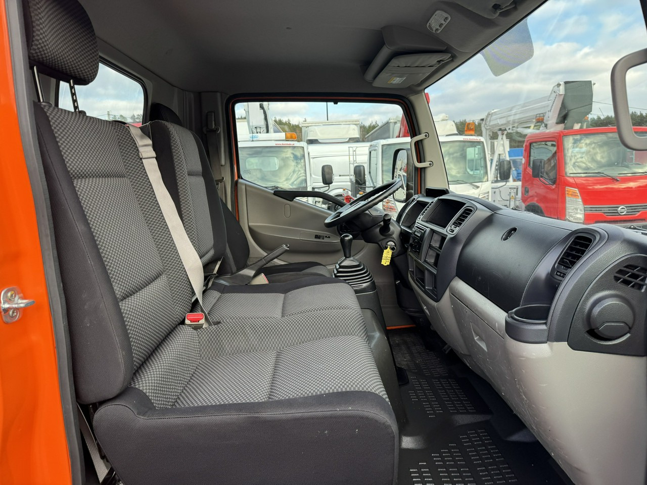 Camión con plataforma elevadora Renault Maxity: foto 27