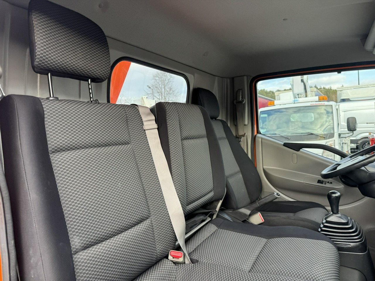 Camión con plataforma elevadora Renault Maxity: foto 29