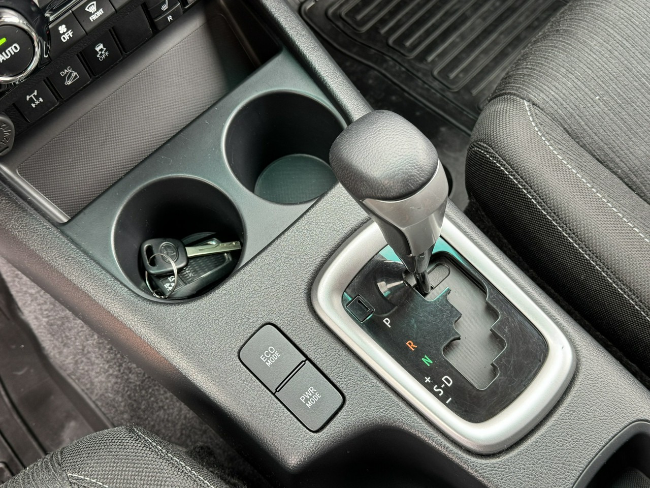 Pick-up Toyota Hilux: foto 32