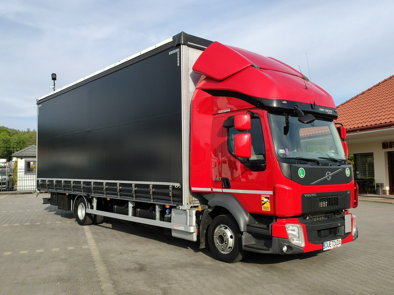 Volvo FL12.240 E6 Firana Tył Drzwi Dach Zsuwany Bogato Wyposażony !!! - Camión lona: foto 1 Volvo FL12.240 E6 Firana Tył Drzwi Dach Zsuwany Bogato Wyposażony !!! - Camión lona: foto 1