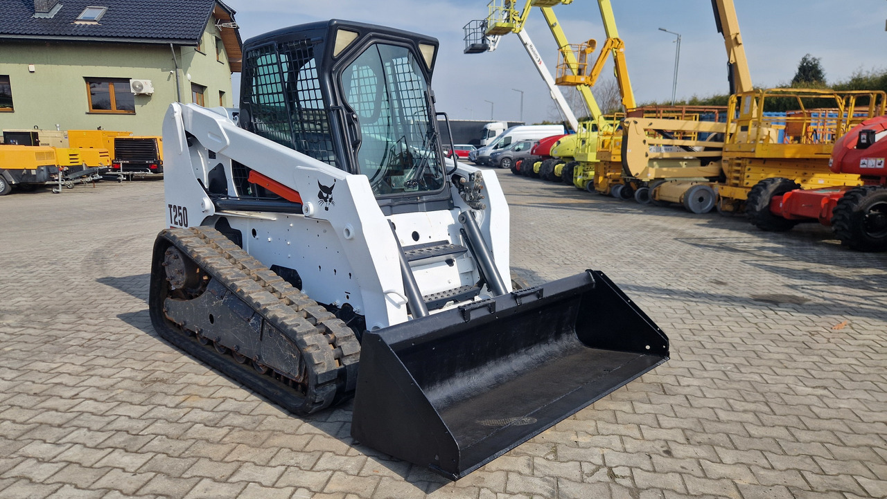 BOBCAT T 250 - Minicargadora de cadenas: foto 4 BOBCAT T 250 - Minicargadora de cadenas: foto 4