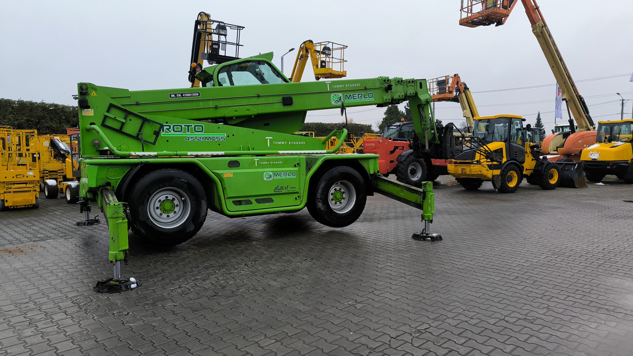 Cargadora de ruedas telescópica MERLO ROTO 45.21 MCSS: foto 14 Cargadora de ruedas telescópica MERLO ROTO 45.21 MCSS: foto 14