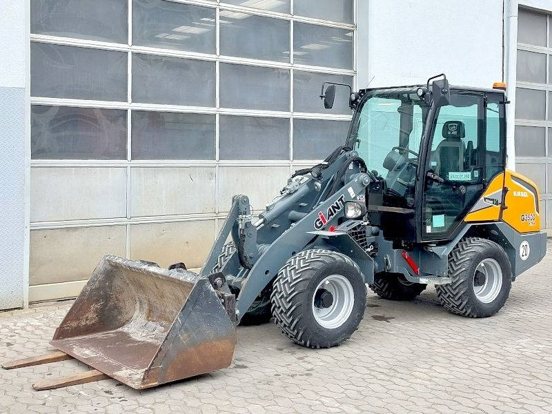 Giant G 3500 X-Tra - Minicargadora: foto 2 Giant G 3500 X-Tra - Minicargadora: foto 2