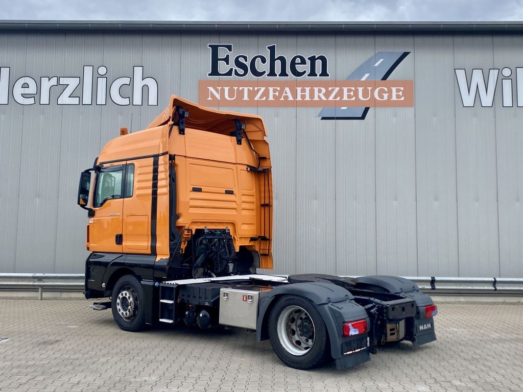 MAN TGX 18.440 4x2 LLS-U Lowliner - Cabeza tractora: foto 3 MAN TGX 18.440 4x2 LLS-U Lowliner - Cabeza tractora: foto 3