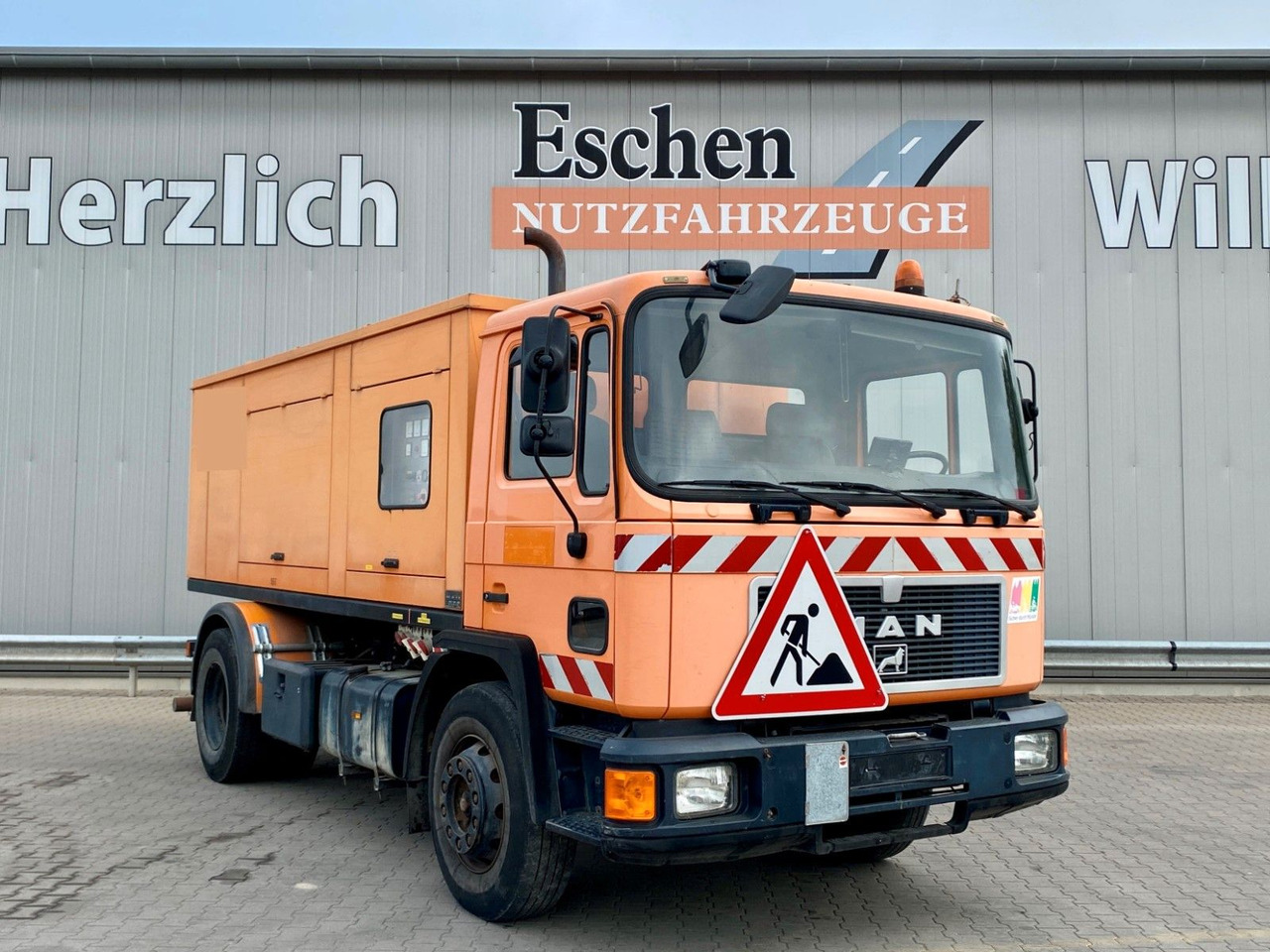 Camión MAN 18.272 Polyma Stromaggregat/168kW | 3x Sitze*AHK: foto 7