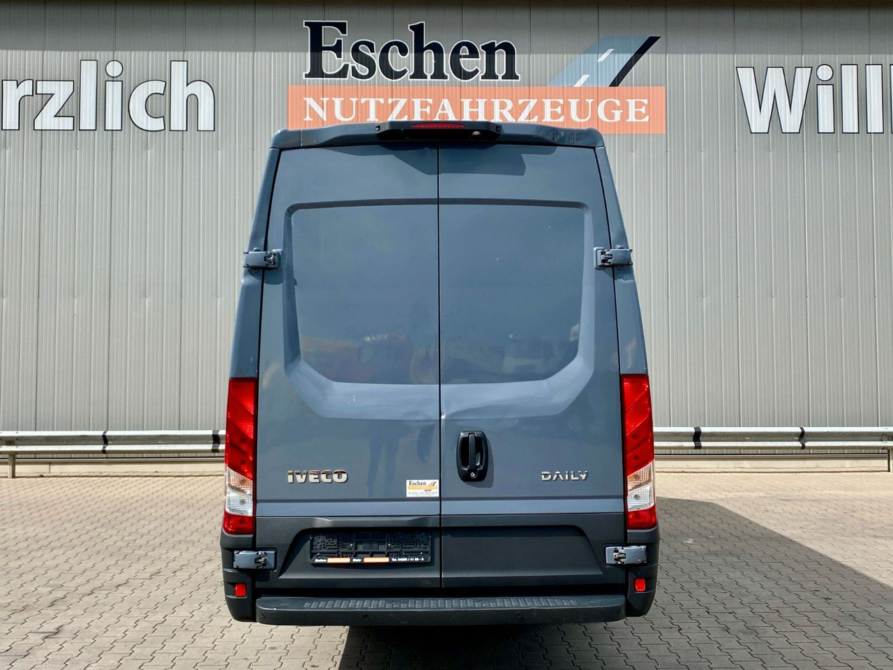 Iveco 35 S 16 Daily | Schiebetür*Kamera*Navi*AC*1.Hand - Furgón: foto 4 Iveco 35 S 16 Daily | Schiebetür*Kamera*Navi*AC*1.Hand - Furgón: foto 4