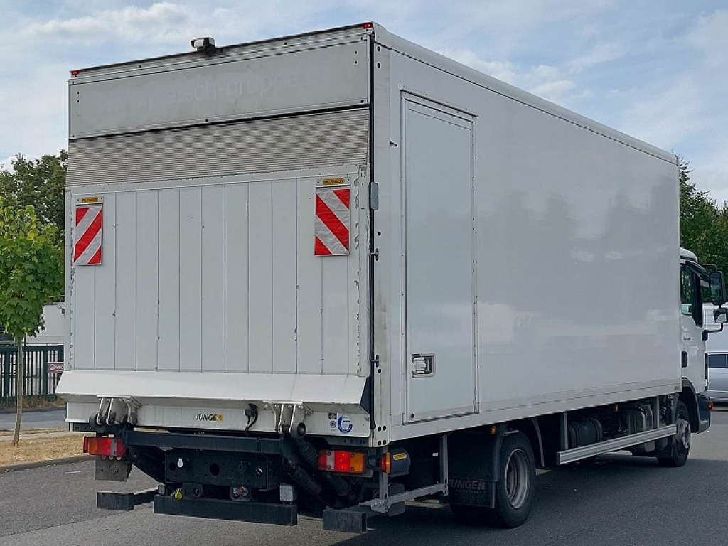 MAN TGL 8.190 Koffer/Seitentür/LBW - Camión caja cerrada: foto 3 MAN TGL 8.190 Koffer/Seitentür/LBW - Camión caja cerrada: foto 3