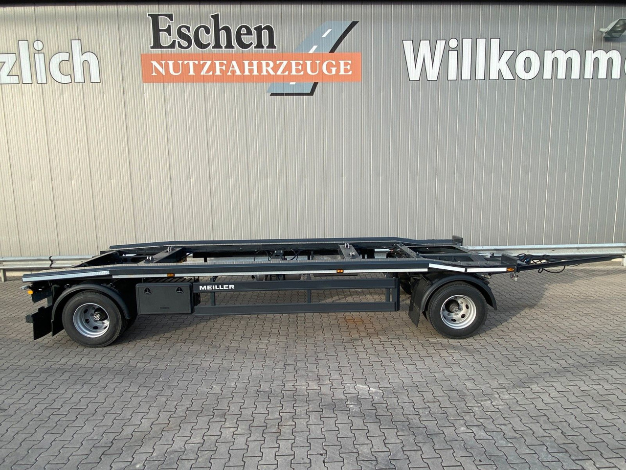 Meiller MG 18 ZO 5,4 NEU*Rückfahrkamera*Werkzeugkasten Meiller MG 18 ZO 5,4 NEU*Werkzeugkasten Abrollcontainer - Remolque multilift/ Portacontenedores de cadenas: foto 5 Meiller MG 18 ZO 5,4 NEU*Rückfahrkamera*Werkzeugkasten Meiller MG 18 ZO 5,4 NEU*Werkzeugkasten Abrollcontainer - Remolque multilift/ Portacontenedores de cadenas: foto 5