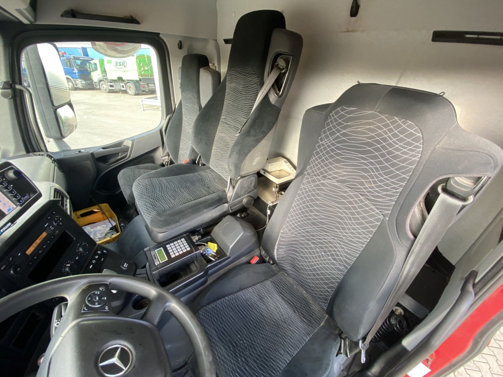 Mercedes-Benz 2533 L 6x2 - Camión de basura: foto 5 Mercedes-Benz 2533 L 6x2 - Camión de basura: foto 5