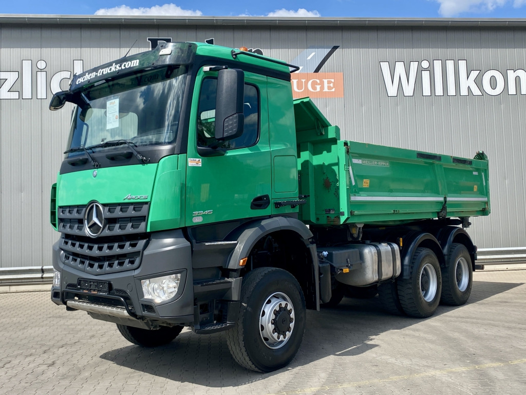 Mercedes-Benz 3345 / 6x6 - Camión volquete: foto 2 Mercedes-Benz 3345 / 6x6 - Camión volquete: foto 2