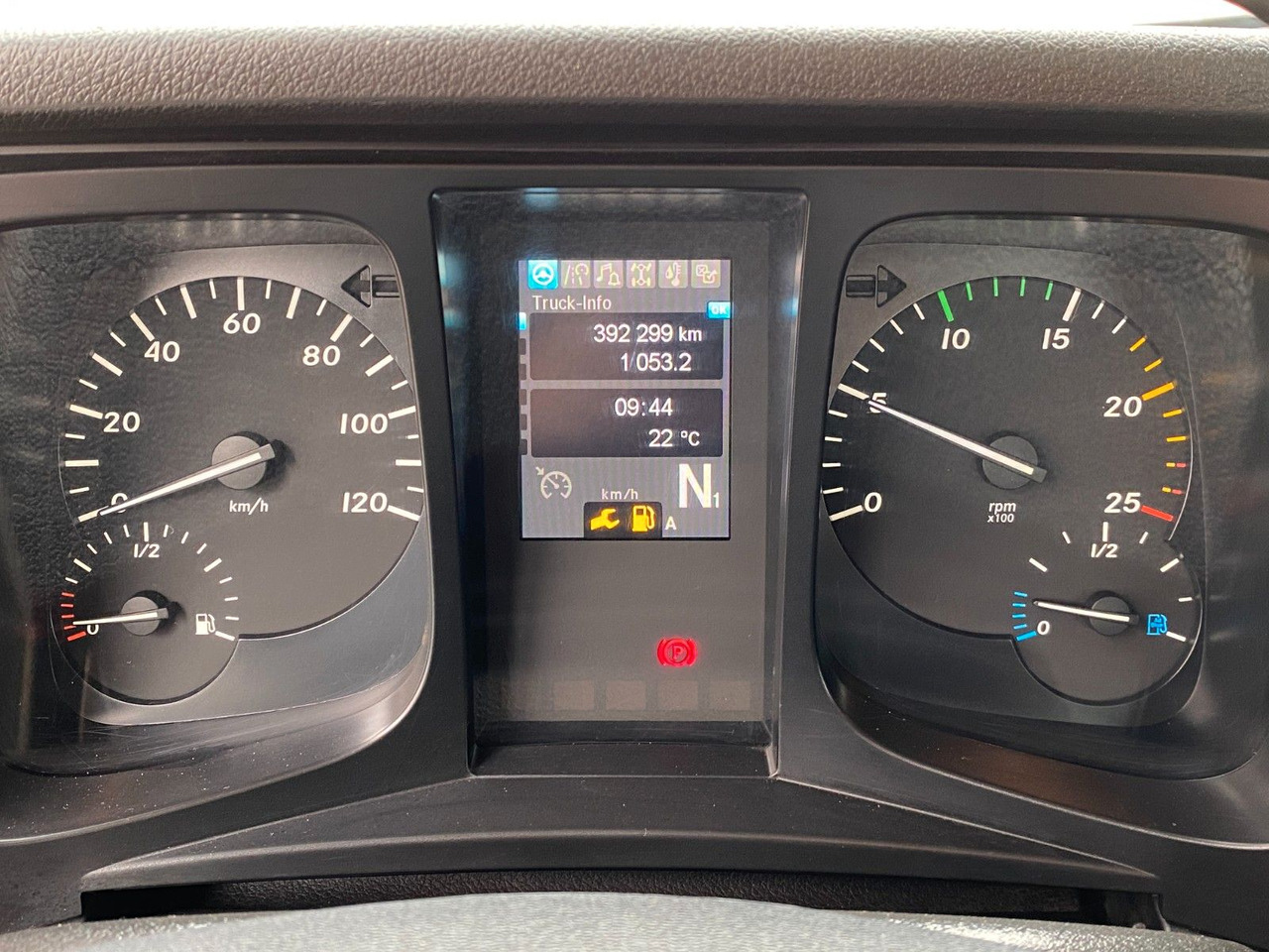 Leasing de  Mercedes-Benz Arocs 3345 6x6 | MEILLER*Bordmatik*Blatt*AHK+Oel Mercedes-Benz Arocs 3345 6x6 | MEILLER*Bordmatik*Blatt*AHK+Oel: foto 19