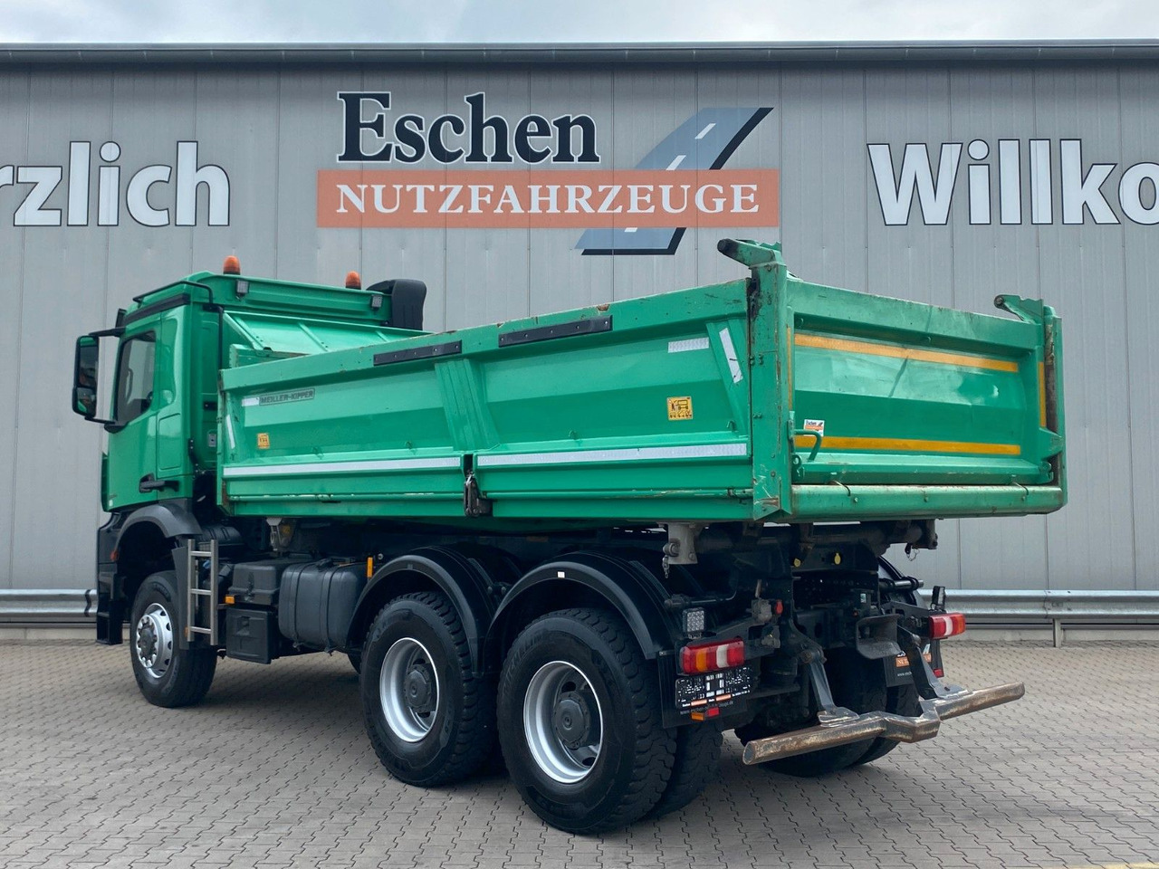 Mercedes-Benz Arocs 3345 6x6 | MEILLER*Bordmatik*Blatt*AHK+Oel - Camión volquete: foto 4 Mercedes-Benz Arocs 3345 6x6 | MEILLER*Bordmatik*Blatt*AHK+Oel - Camión volquete: foto 4