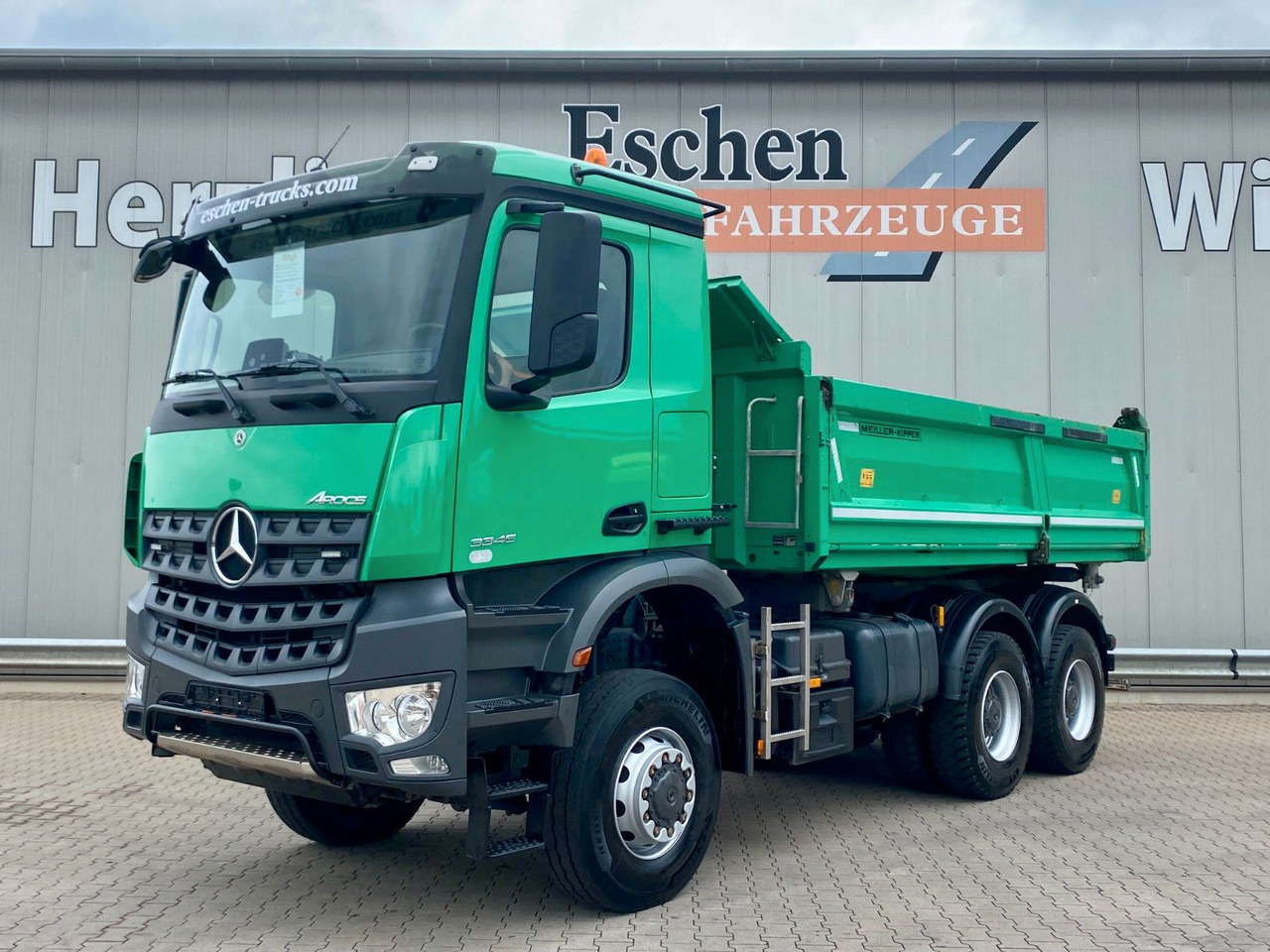 Mercedes-Benz Arocs 3345 6x6 | MEILLER*Bordmatik*Blatt*AHK+Oel - Camión volquete: foto 2 Mercedes-Benz Arocs 3345 6x6 | MEILLER*Bordmatik*Blatt*AHK+Oel - Camión volquete: foto 2