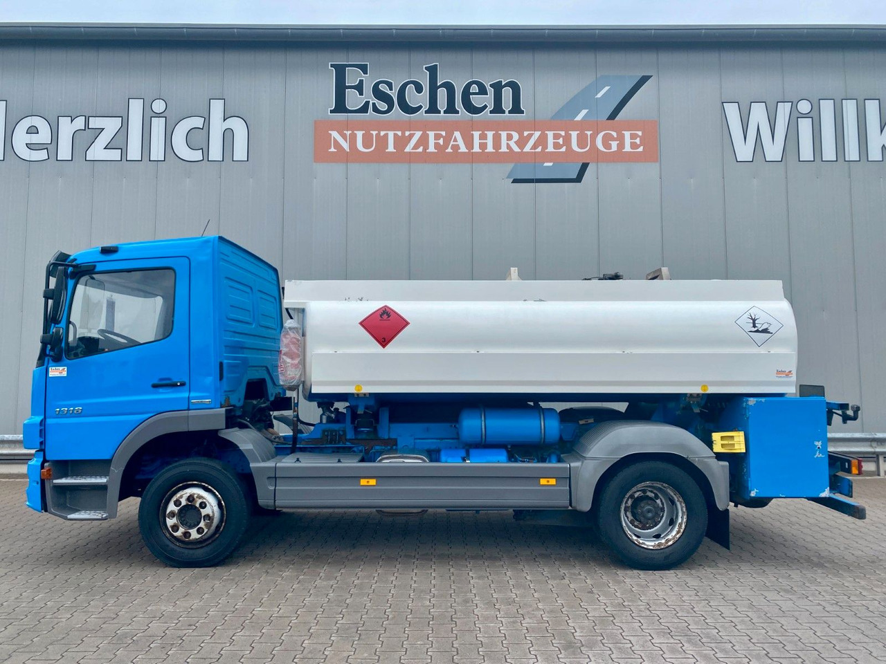 Mercedes-Benz Atego 1318 | Esterer A3*7480ltr*AHK*1.Hand - Camión cisterna: foto 2 Mercedes-Benz Atego 1318 | Esterer A3*7480ltr*AHK*1.Hand - Camión cisterna: foto 2