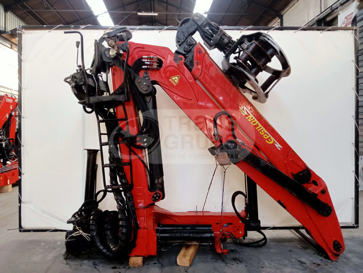 Grúa forestal Epsilon Q170Z96 - Grúa para camión para Maquinaria forestal: foto 1 Grúa forestal Epsilon Q170Z96 - Grúa para camión para Maquinaria forestal: foto 1