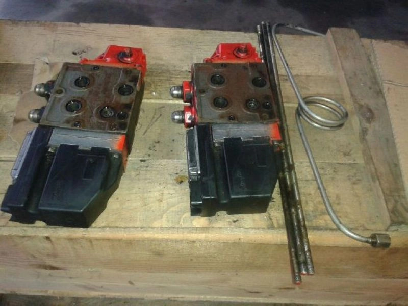 Bandejas para 2 funciones suplementarias - Piezas de recambio para Grúa: foto 2 Bandejas para 2 funciones suplementarias - Piezas de recambio para Grúa: foto 2