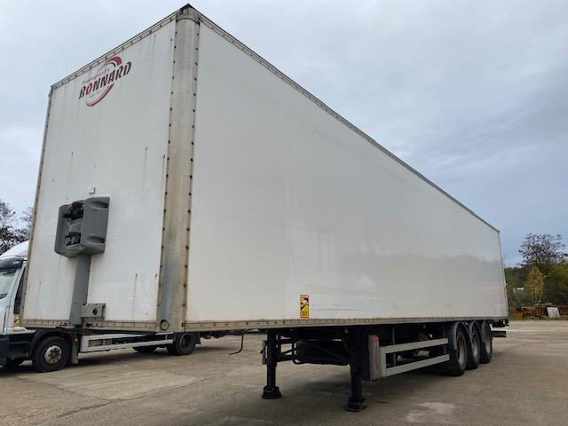 Fruehauf - Semirremolque caja cerrada: foto 1 Fruehauf - Semirremolque caja cerrada: foto 1