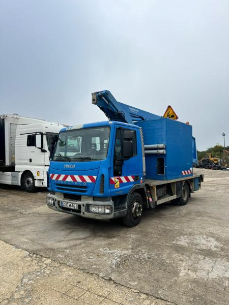 Iveco Eurocargo 100E18 - Camión con plataforma elevadora: foto 1 Iveco Eurocargo 100E18 - Camión con plataforma elevadora: foto 1