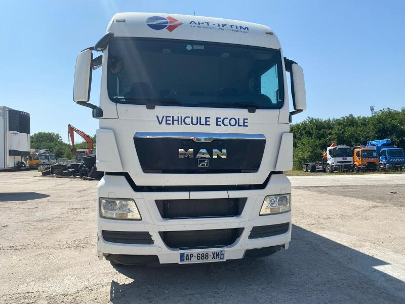 MAN TGX 18.360 - Camión lona: foto 2 MAN TGX 18.360 - Camión lona: foto 2
