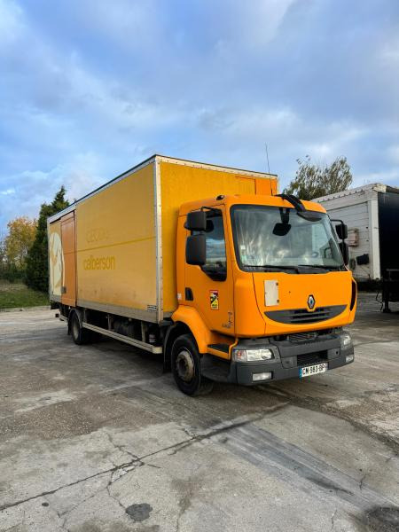 Renault Midlum 220 - Camión caja cerrada: foto 3 Renault Midlum 220 - Camión caja cerrada: foto 3