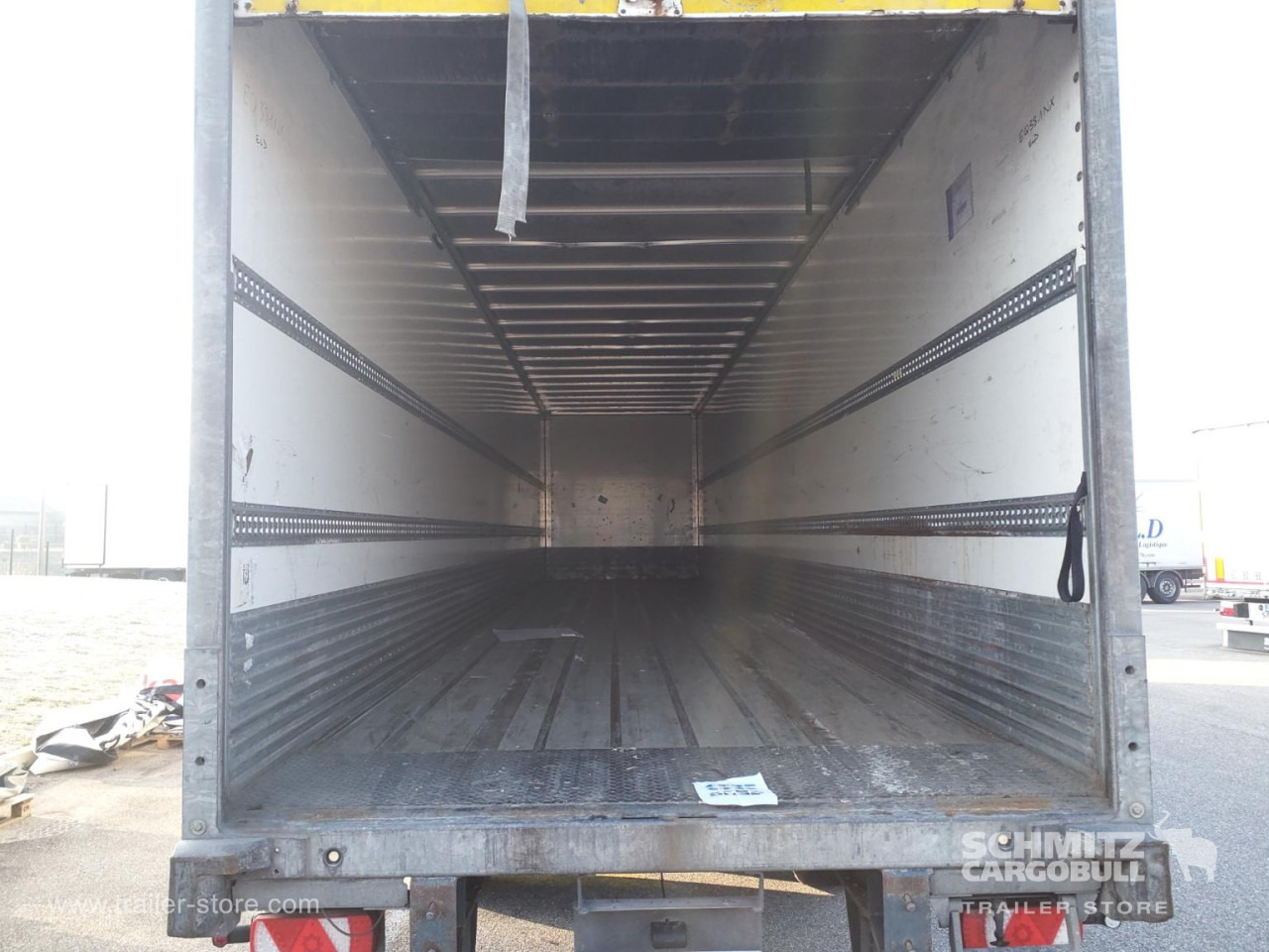FRUEHAUF Dryfreight Standard Roller shutter door - Semirremolque caja cerrada: foto 3 FRUEHAUF Dryfreight Standard Roller shutter door - Semirremolque caja cerrada: foto 3