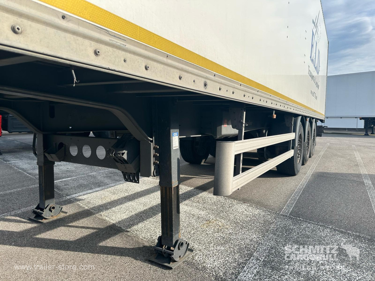 LECI TRAILER Dryfreight Standard Roller shutter door - Semirremolque caja cerrada: foto 2 LECI TRAILER Dryfreight Standard Roller shutter door - Semirremolque caja cerrada: foto 2