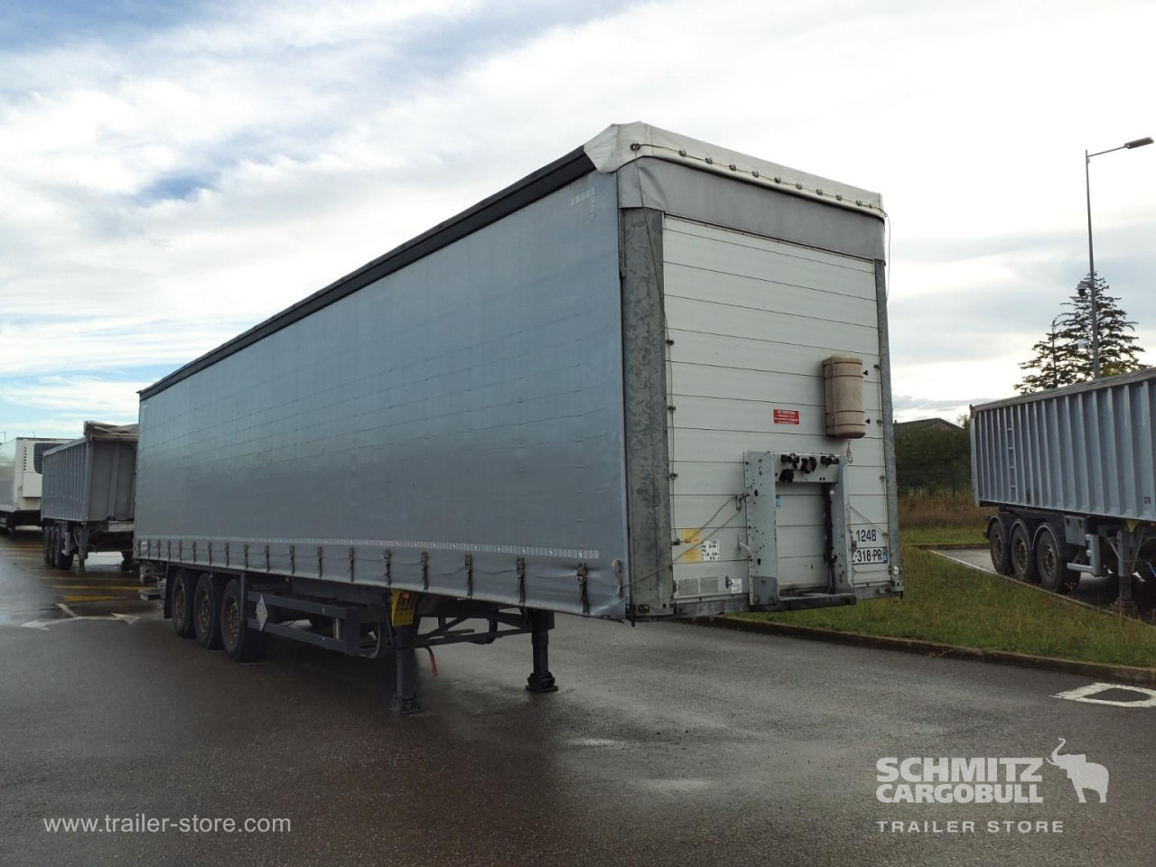 SCHMITZ Curtainsider Standard Taillift - Semirremolque lona: foto 1 SCHMITZ Curtainsider Standard Taillift - Semirremolque lona: foto 1