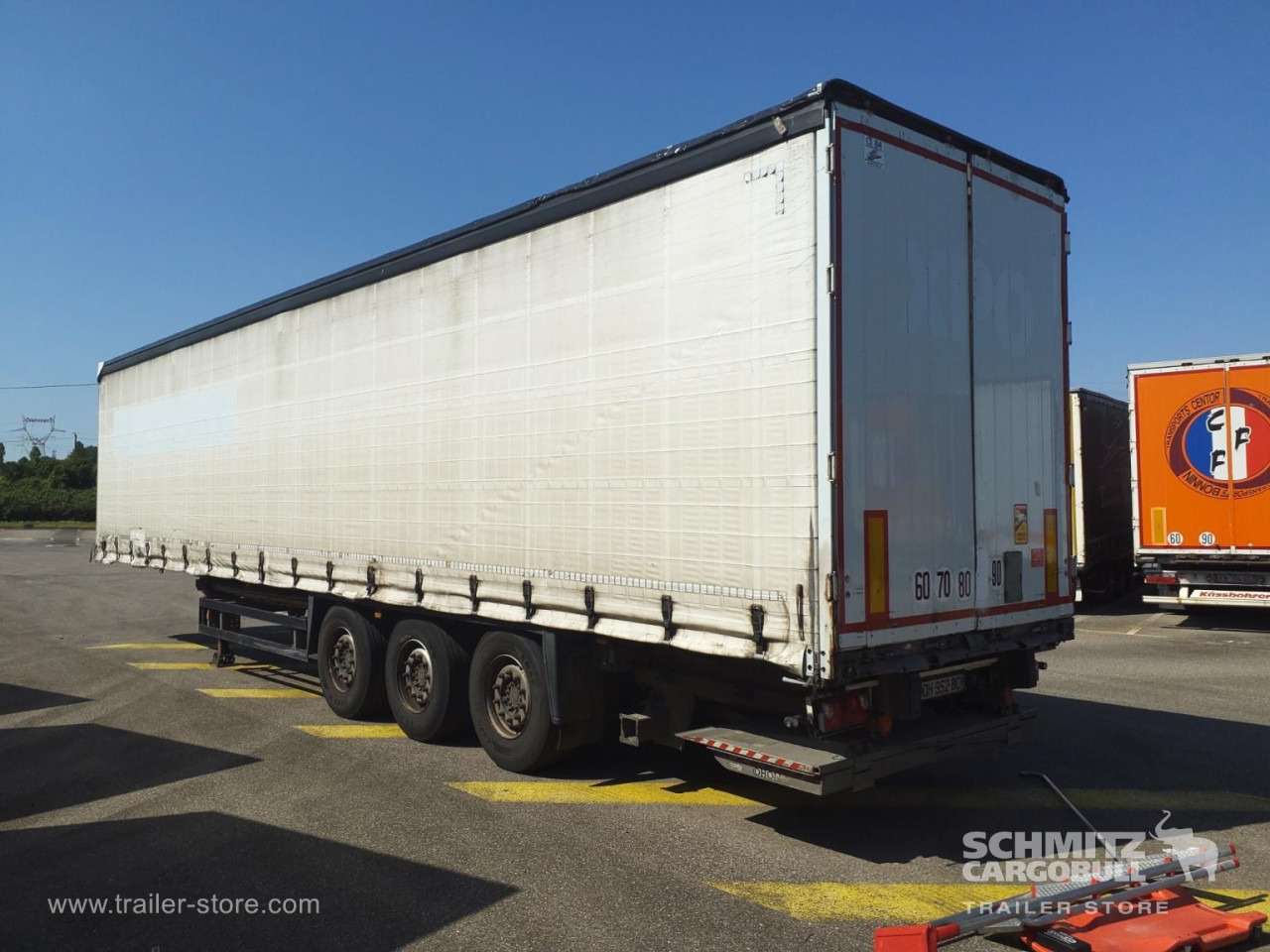 SCHMITZ Curtainsider Standard Taillift - Semirremolque lona: foto 1 SCHMITZ Curtainsider Standard Taillift - Semirremolque lona: foto 1