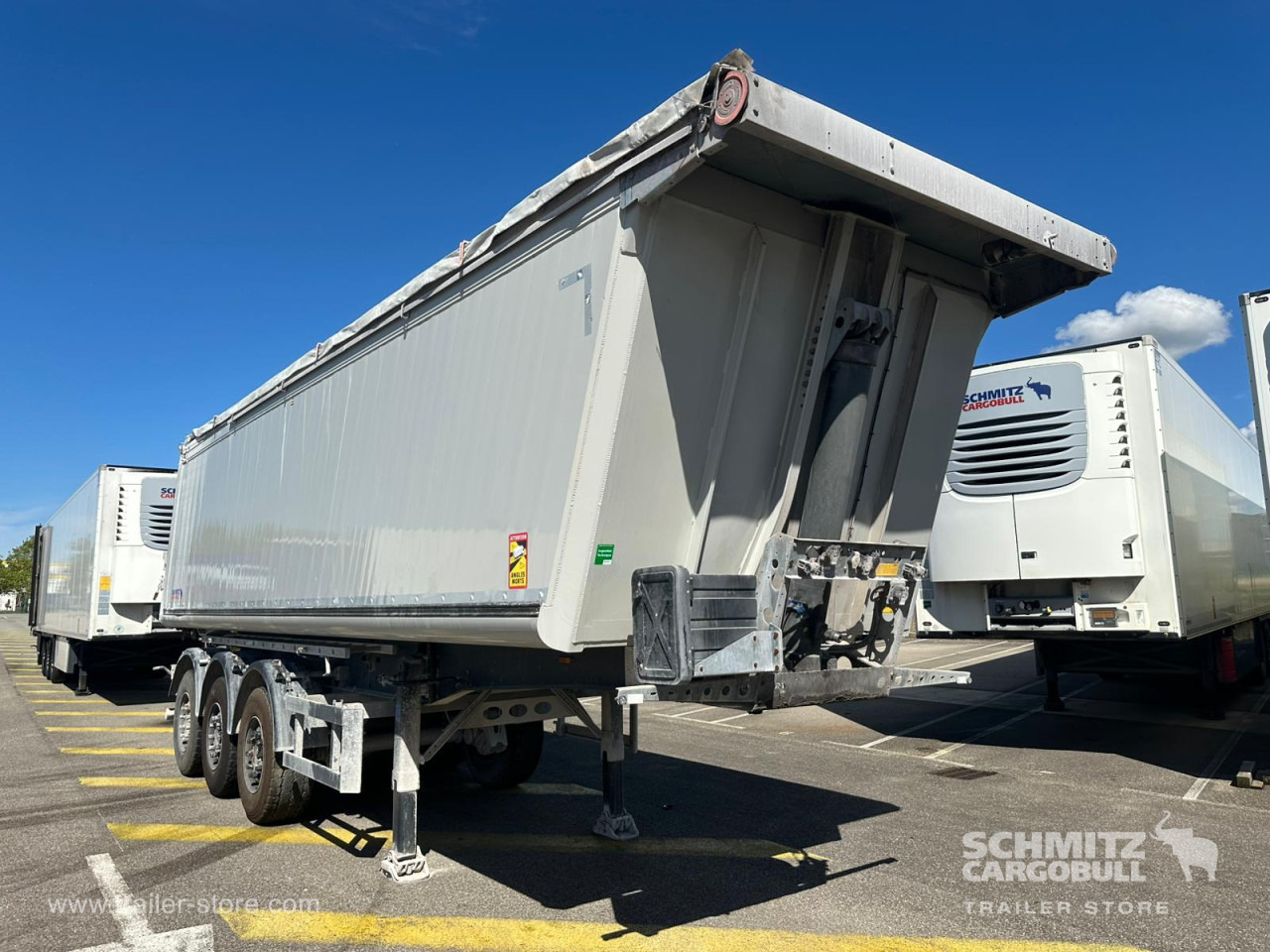 SCHMITZ Tipper Steel half pipe body 25m³ - Semirremolque volquete: foto 1 SCHMITZ Tipper Steel half pipe body 25m³ - Semirremolque volquete: foto 1