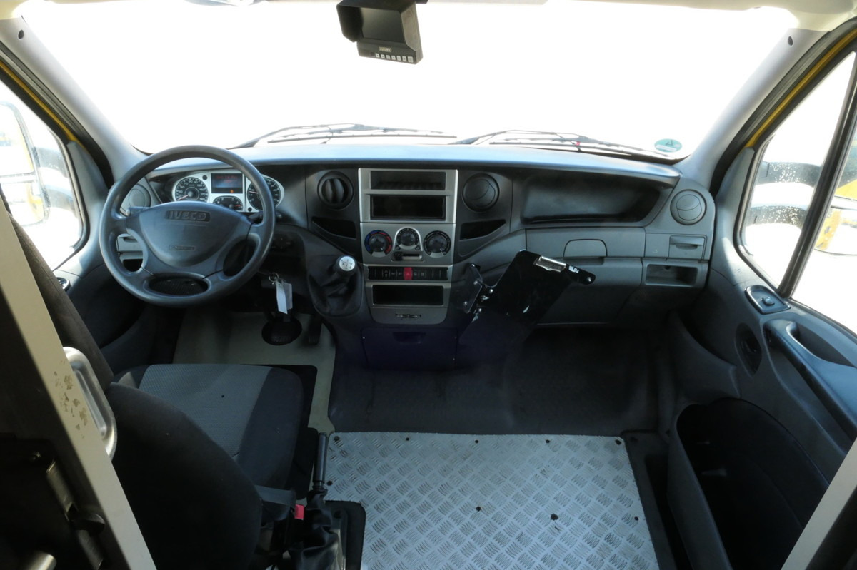 Foto del interior 1: Leasing de IVECO Daily 35 S11 C30C AUTOMATIK KAMERA MAXI Regale D IVECO Daily 35 S11 C30C AUTOMATIK KAMERA MAXI Regale D