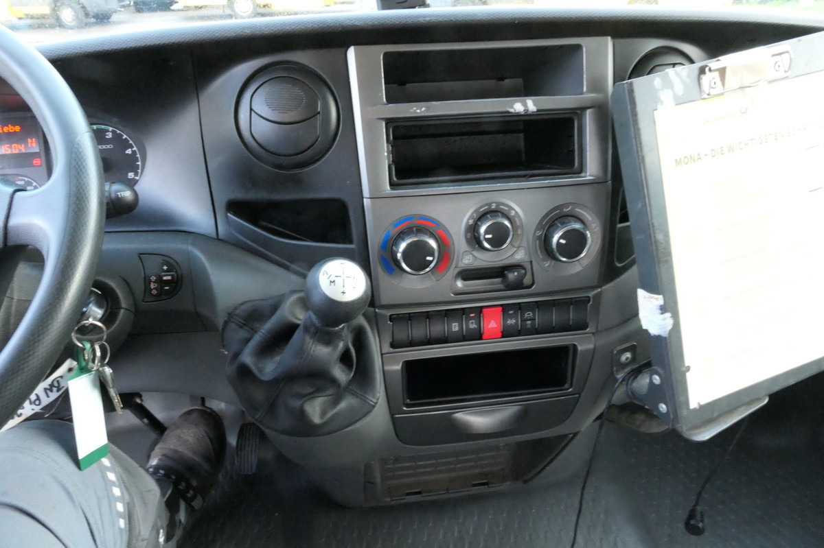 Furgoneta caja cerrada IVECO Daily 35 S11 C30C AUTOMATIK KAMERA Regale LUFT D: foto 9 Furgoneta caja cerrada IVECO Daily 35 S11 C30C AUTOMATIK KAMERA Regale LUFT D: foto 9