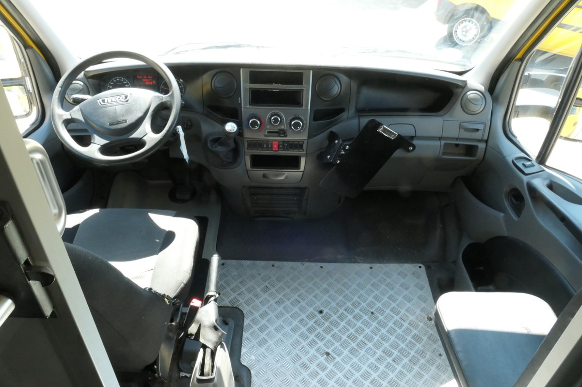 Furgoneta caja cerrada IVECO Daily 35 S11 C30C AUTOMATIK KAMERA Regale LUFT D: foto 6