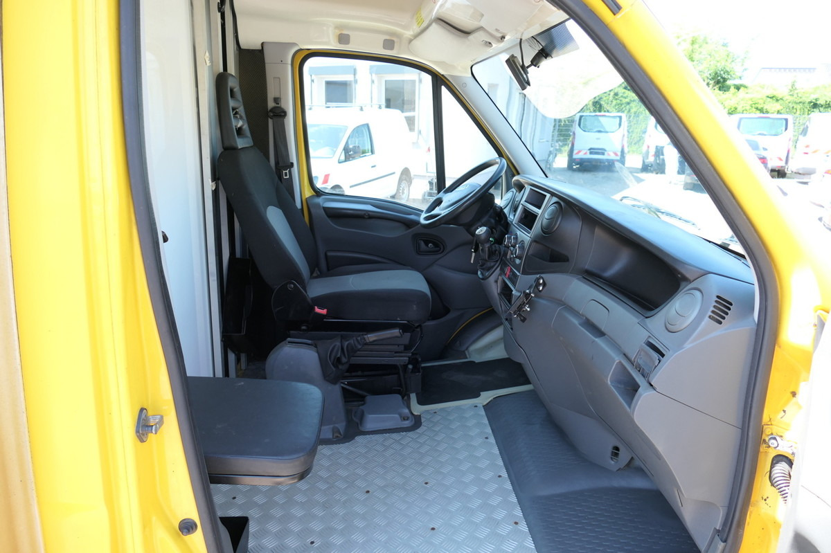 IVECO Daily 35 S11 C30C AUTOMATIK KAMERA Regale LUFT D - Furgoneta caja cerrada: foto 5 IVECO Daily 35 S11 C30C AUTOMATIK KAMERA Regale LUFT D - Furgoneta caja cerrada: foto 5