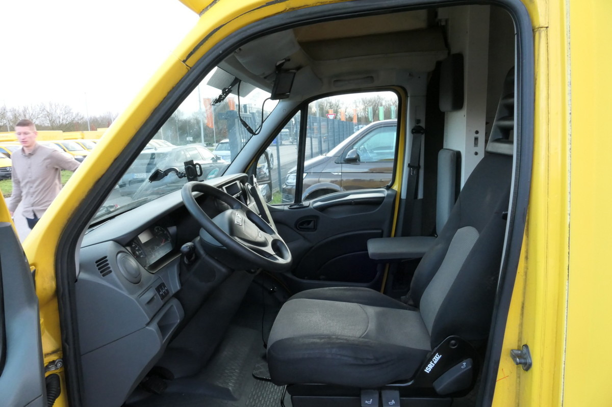 Furgoneta caja cerrada IVECO Daily 35 S11 C30C AUTOMATIK KAMERA Regale LUFT D: foto 8 Furgoneta caja cerrada IVECO Daily 35 S11 C30C AUTOMATIK KAMERA Regale LUFT D: foto 8
