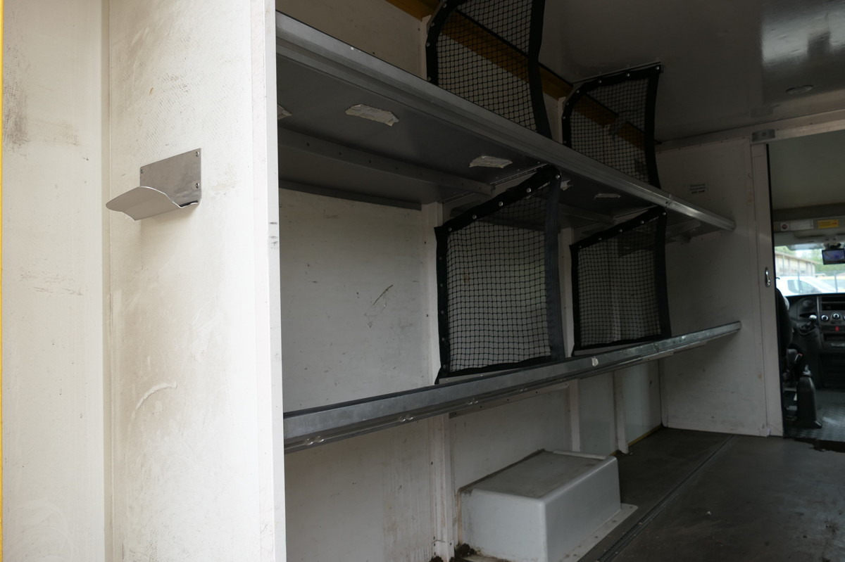 IVECO Daily 35 S11 C30C AUTOMATIK KAMERA Regale LUFT D - Furgoneta caja cerrada: foto 5 IVECO Daily 35 S11 C30C AUTOMATIK KAMERA Regale LUFT D - Furgoneta caja cerrada: foto 5