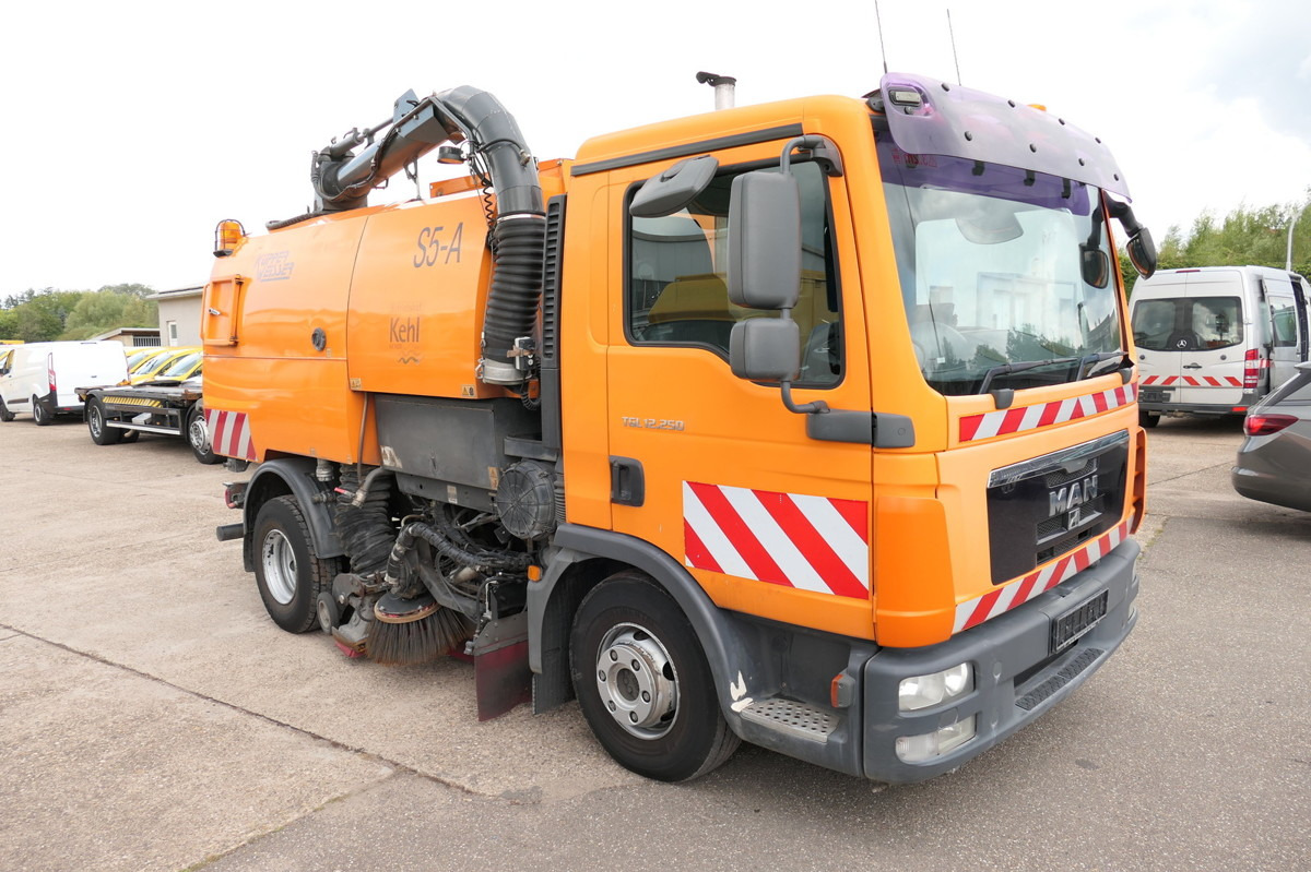 MAN TGL 12.250 4x2 BL Kehrmaschine - Barredora vial: foto 1 MAN TGL 12.250 4x2 BL Kehrmaschine - Barredora vial: foto 1