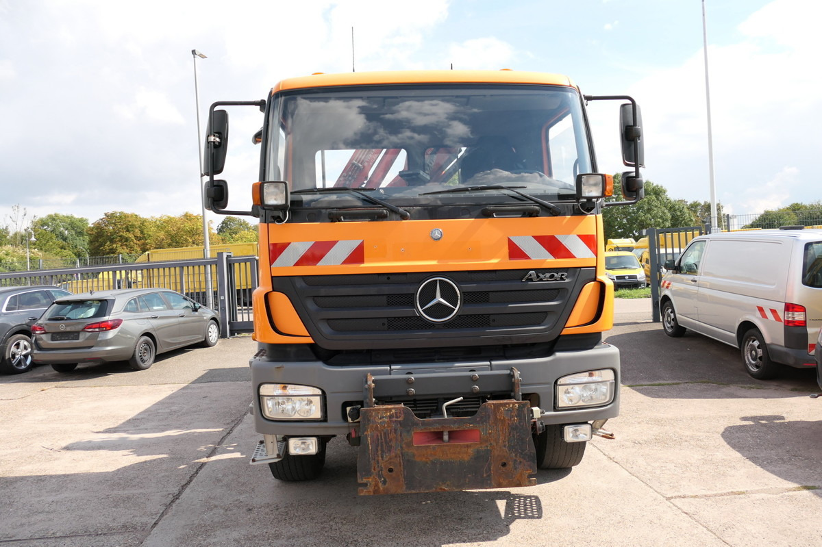 MERCEDES-BENZ 1828 AK Kran Axor-R Atlas 85.2 Kipper Winterdien - Camión volquete, Camión grúa: foto 2 MERCEDES-BENZ 1828 AK Kran Axor-R Atlas 85.2 Kipper Winterdien - Camión volquete, Camión grúa: foto 2