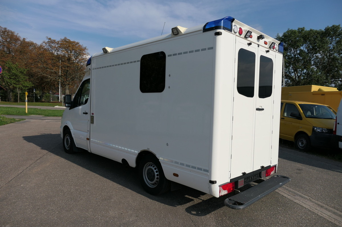 MERCEDES-BENZ 319 Sprinter 6-Zylinder Rettungswagen  Strobel - Ambulancia: foto 5 MERCEDES-BENZ 319 Sprinter 6-Zylinder Rettungswagen  Strobel - Ambulancia: foto 5