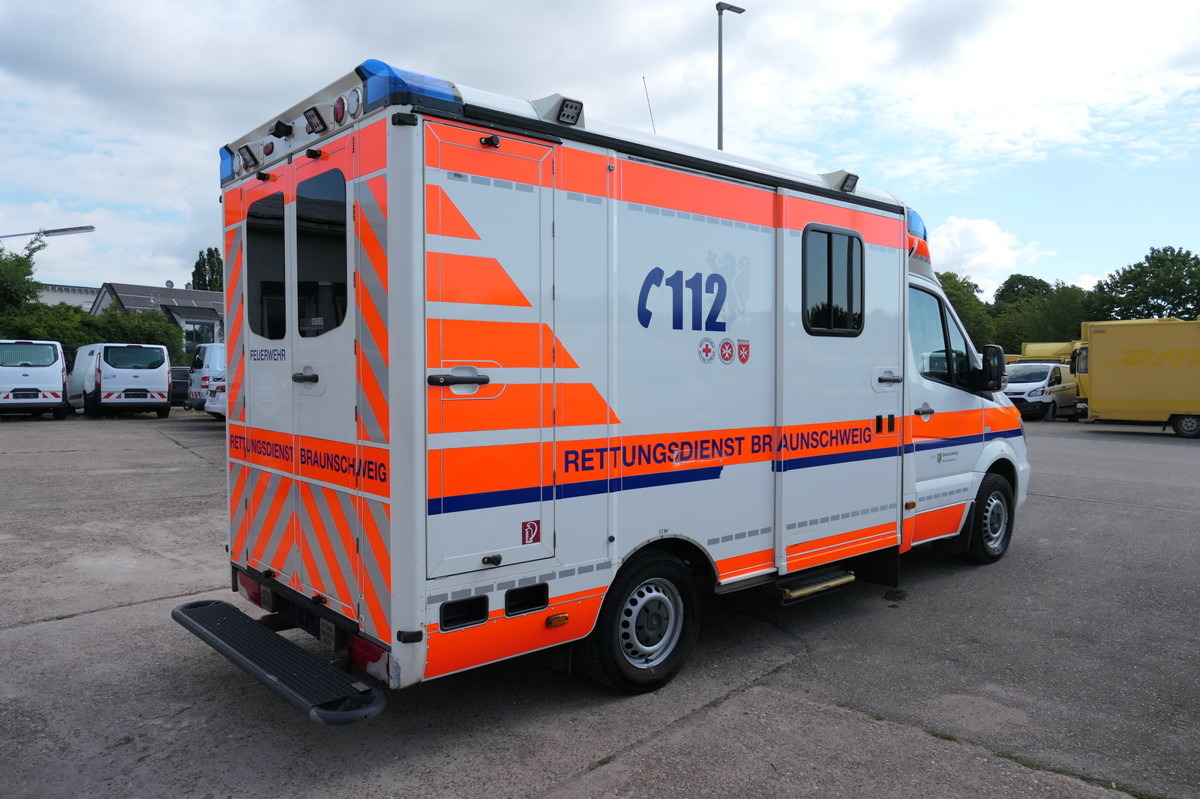 MERCEDES-BENZ 319 Sprinter 6-Zylinder Rettungswagen Strobel - Ambulancia: foto 3 MERCEDES-BENZ 319 Sprinter 6-Zylinder Rettungswagen Strobel - Ambulancia: foto 3