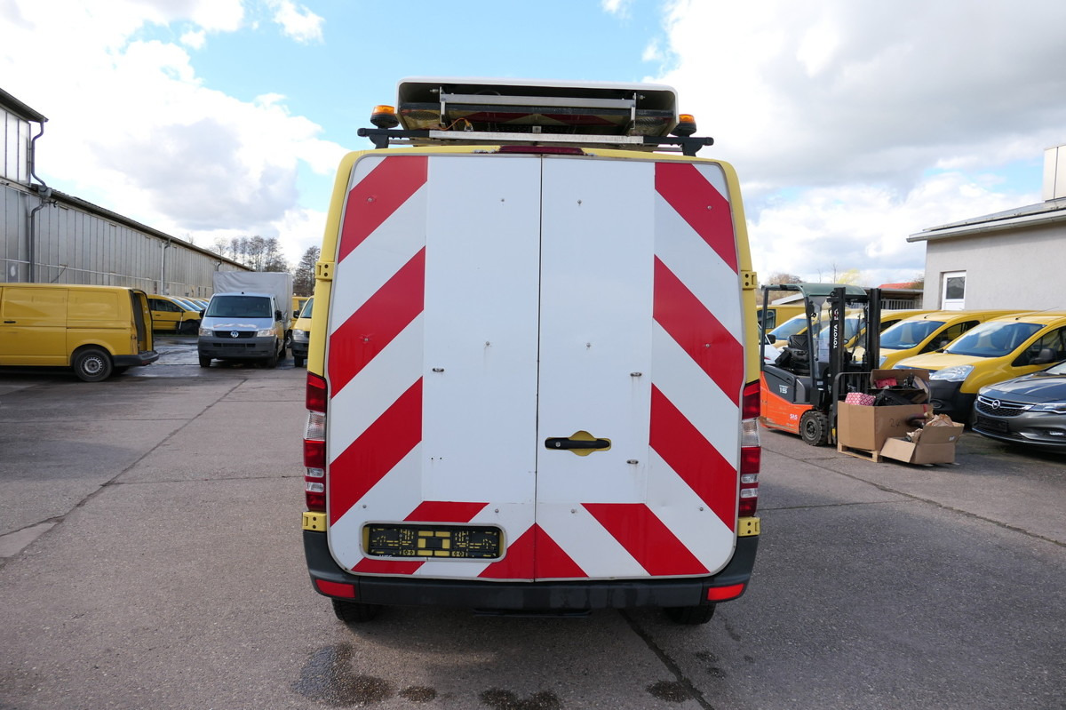 MERCEDES-BENZ Sprinter 216 CDI KLIMA - Begleitfahrzeug SCHLAFB - Furgoneta pequeña: foto 4 MERCEDES-BENZ Sprinter 216 CDI KLIMA - Begleitfahrzeug SCHLAFB - Furgoneta pequeña: foto 4