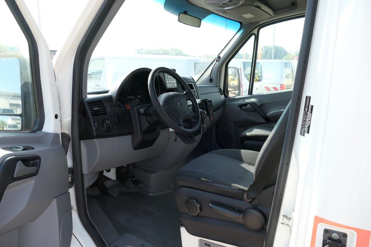 MERCEDES-BENZ Sprinter 316 CDI KLIMA Krankenwagen - Ambulancia: foto 5 MERCEDES-BENZ Sprinter 316 CDI KLIMA Krankenwagen - Ambulancia: foto 5