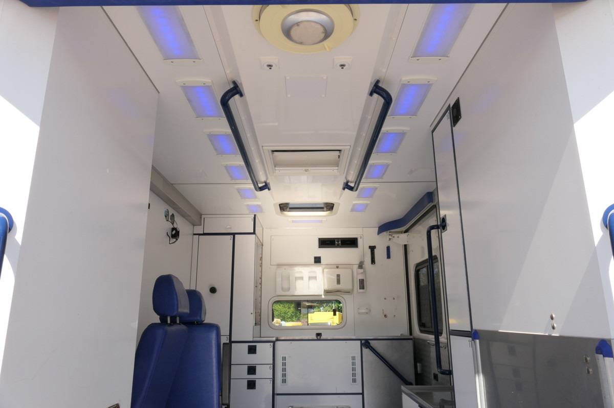 Ambulancia MERCEDES-BENZ Sprinter 519 CDI Klima Krankenwagen: foto 10