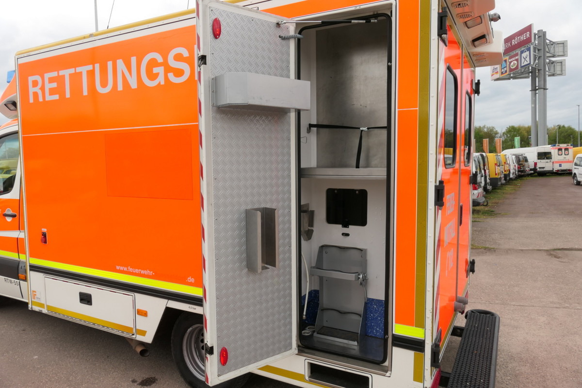 Ambulancia MERCEDES-BENZ Sprinter 519 CDI Klima Krankenwagen: foto 6