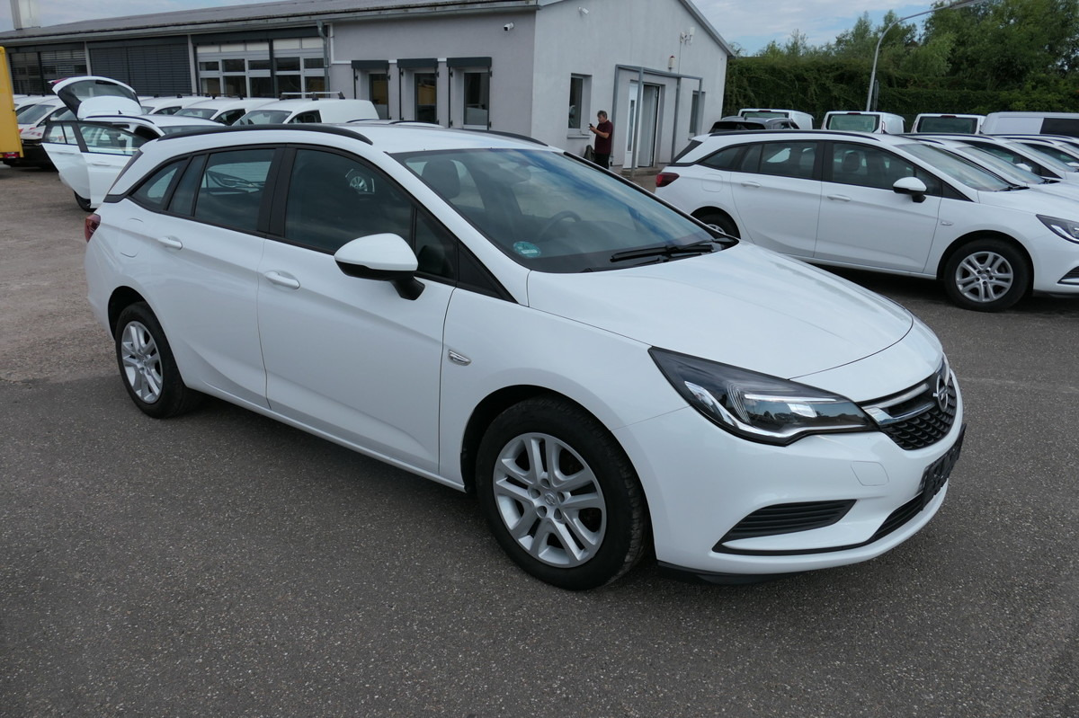OPEL Astra K 1.6 CDTI Edition S/S KLIMA - Coche: foto 2 OPEL Astra K 1.6 CDTI Edition S/S KLIMA - Coche: foto 2