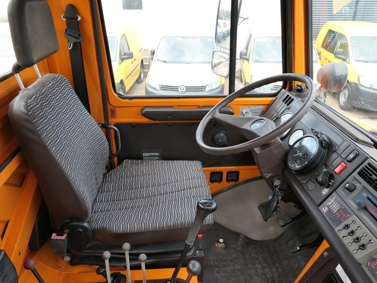 Foto del interior 2: Camión caja abierta, Camión grúa UNIMOG U1450 Palfinger PK 105B AHK STANDHEIZUNG