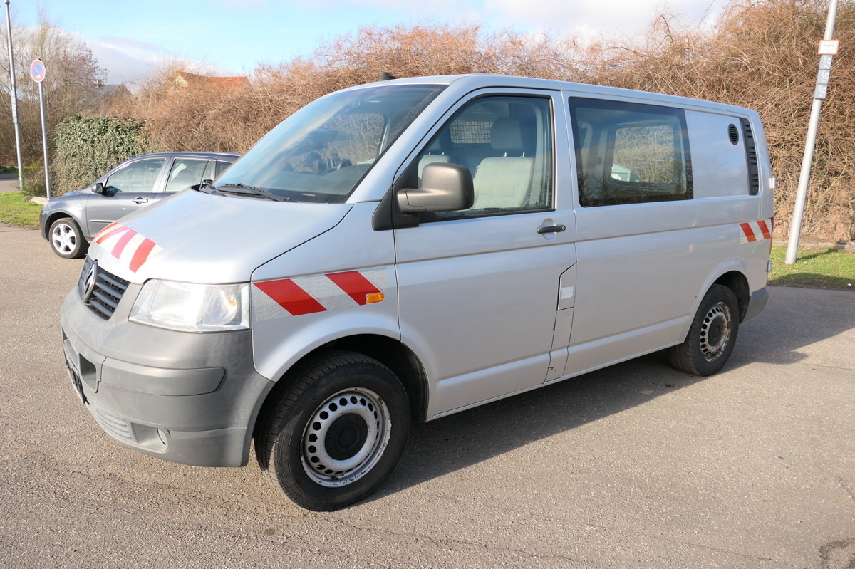 VW T5 Transporter 2.5 TDI 2-Sitzer 4Motion AHK KLIM - Furgoneta pequeña: foto 1 VW T5 Transporter 2.5 TDI 2-Sitzer 4Motion AHK KLIM - Furgoneta pequeña: foto 1