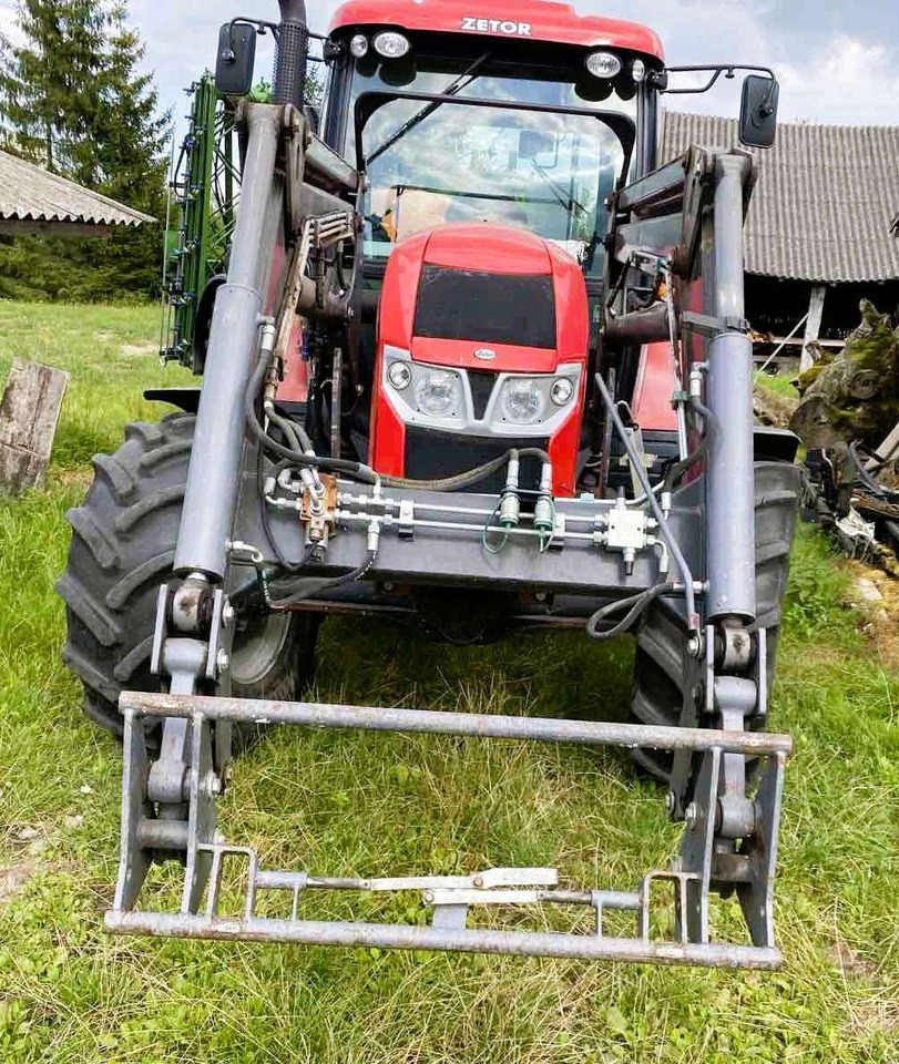 Zetor Forterra 140 - Tractor: foto 2 Zetor Forterra 140 - Tractor: foto 2