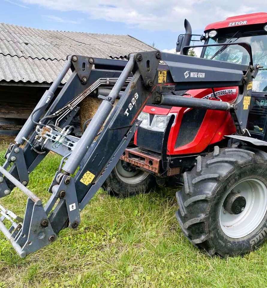 Zetor Forterra 140 - Tractor: foto 1 Zetor Forterra 140 - Tractor: foto 1