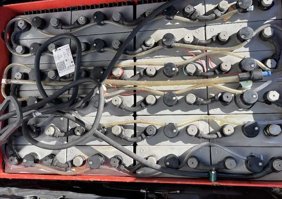 LINDE E 14-02/386 - Carretilla elevadora eléctrica: foto 5 LINDE E 14-02/386 - Carretilla elevadora eléctrica: foto 5