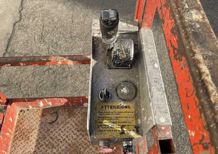 SKYJACK 3220 - Plataforma de tijeras: foto 2 SKYJACK 3220 - Plataforma de tijeras: foto 2